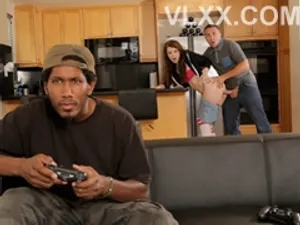 Má tái hôn và bố dượng lại là thầy giáo cũ tôi từng yêu