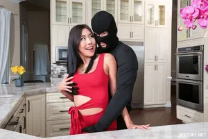 đi làm thêm hè, thanh niên gạ nắc bà chủ nhà nghỉ suối nước nóng