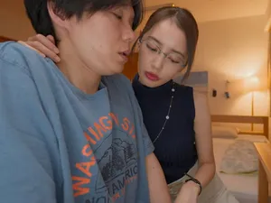 Chồng chị có địt khỏe bằng buồi em không